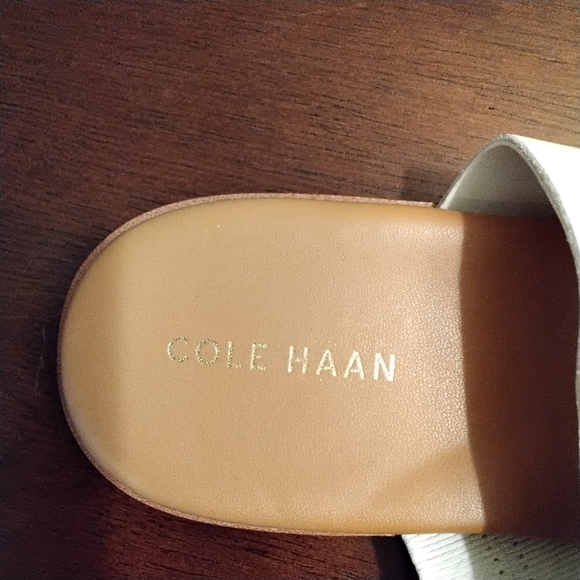 Cole Haan Finley Grand Sandals - 8B - Picture 9 of 10